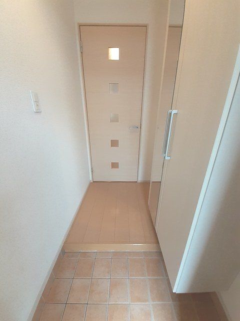 東北新幹線 古川駅 徒歩13分 2階建 築13年の玄関写真