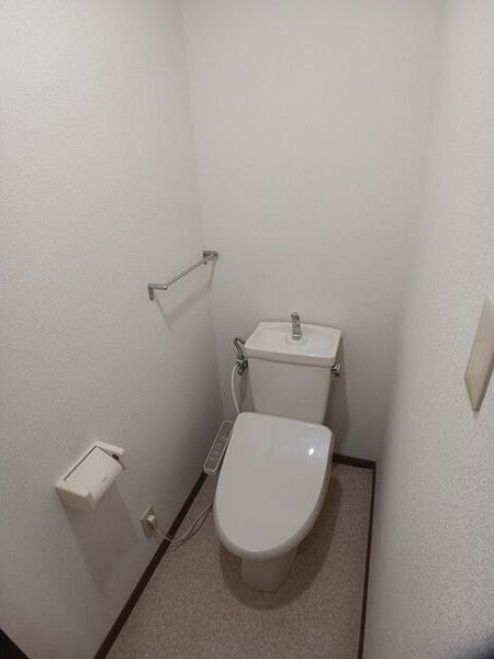 トイレ　落ち着いたトイレです