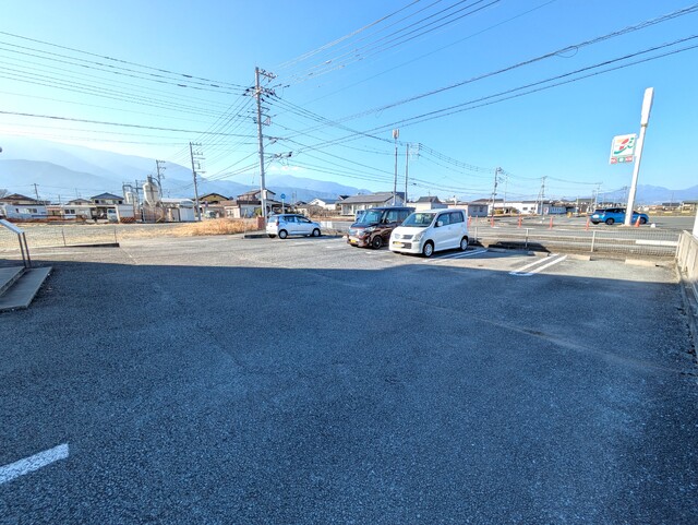 駐車場　敷地内駐車場