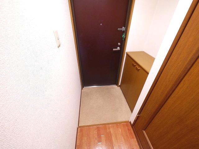 玄関　収納もある玄関です