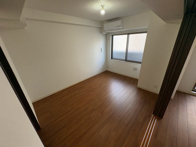 その他部屋・スペース　広くて明るい寝室