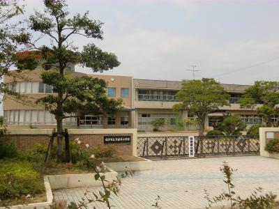 小学校　津屋崎小学校（小学校）まで1300m