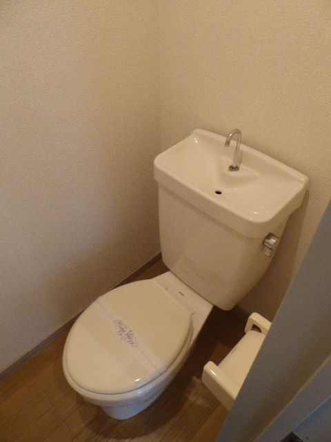 【藤枝市泉町のアパートのトイレ】