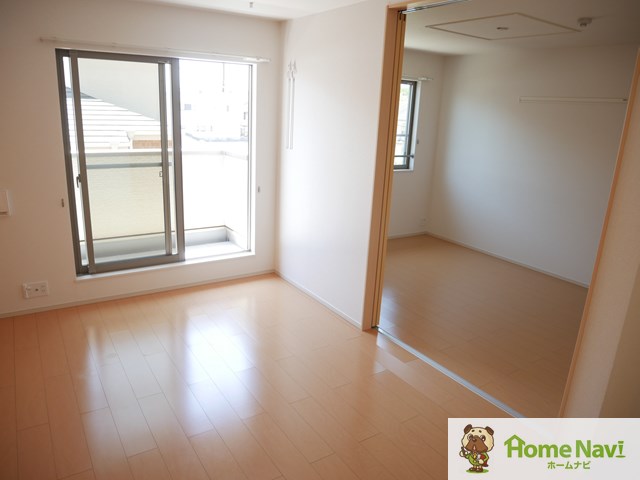 バルコニー　南向きで日当たり良好です。