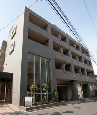 建物外観　駅徒歩２分と女性に安心の立地☆