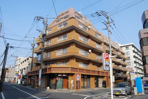 ライオンズマンション味噌天神の建物外観