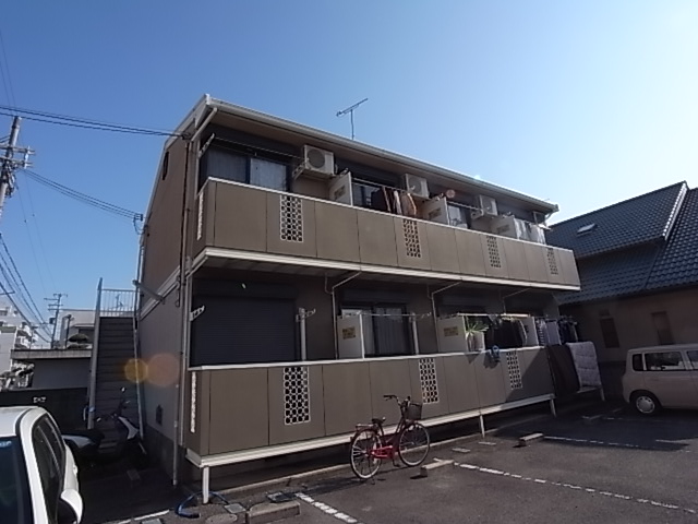加古川市平岡町新在家のアパートの建物外観