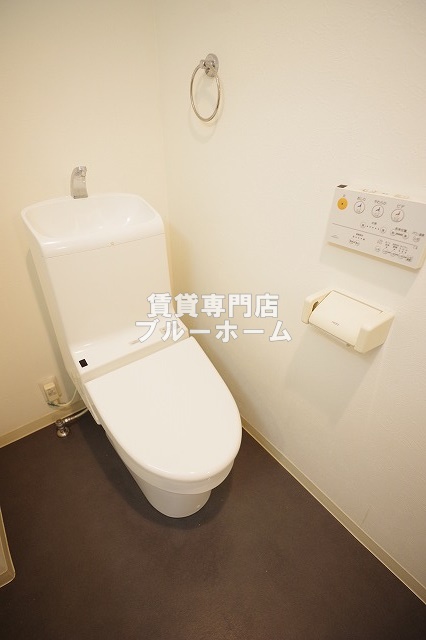 【堺市堺区南庄町のアパートのトイレ】