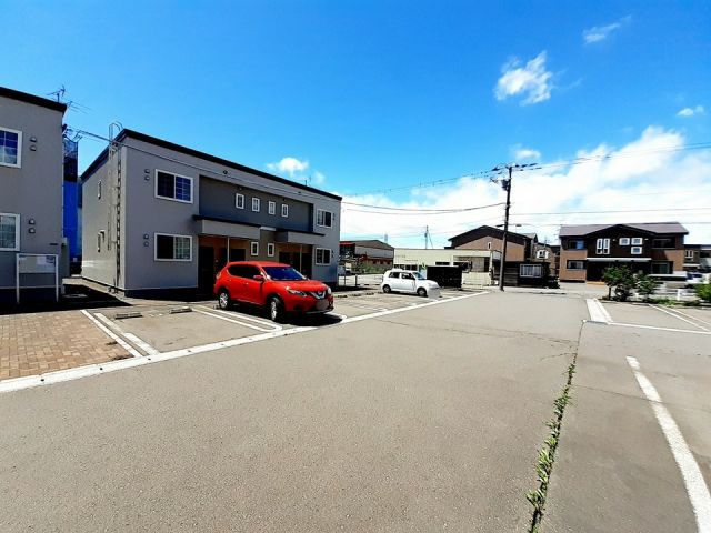 【函館市昭和のアパートの駐車場】