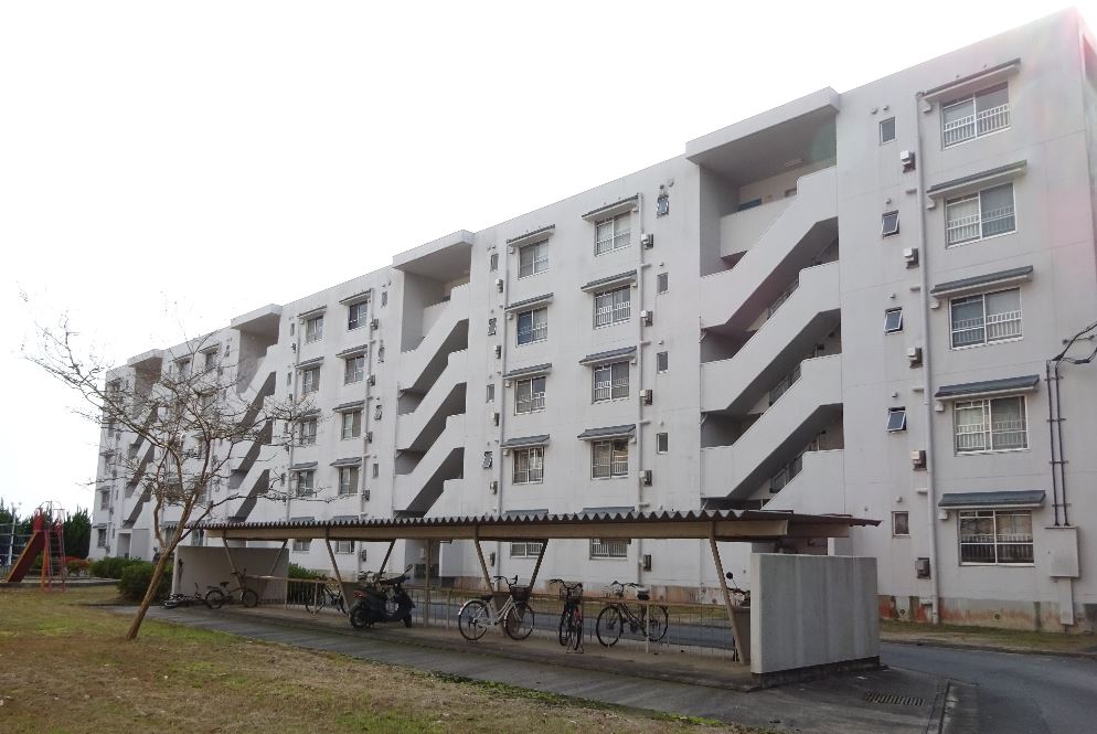 勝田郡勝央町勝間田のマンションの建物外観