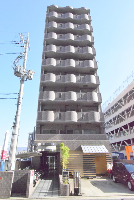 八尾市光町のマンションの建物外観