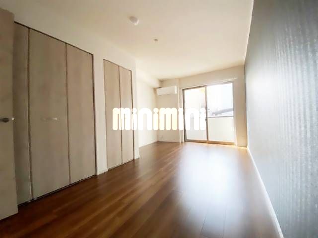 居室・リビング　広々とした居室です。