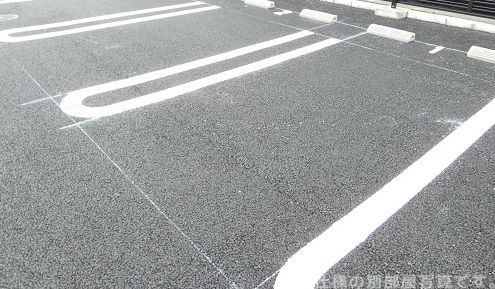 【高崎市高浜町のアパートの駐車場】