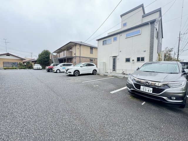 【カトルセゾン　Ｂの駐車場】