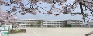 【古ヶ崎二丁目貸家の小学校】