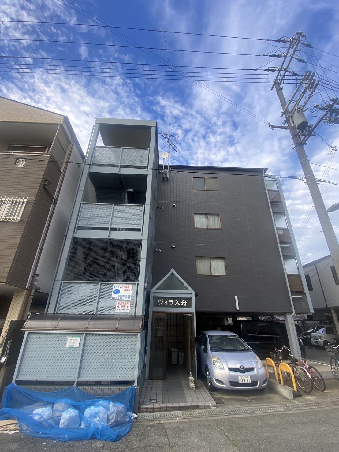 大阪市港区八幡屋のマンションの建物外観