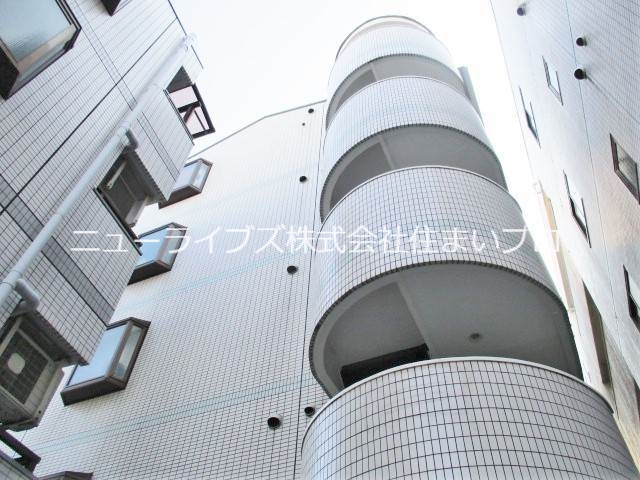 門真市垣内町のマンションの建物外観