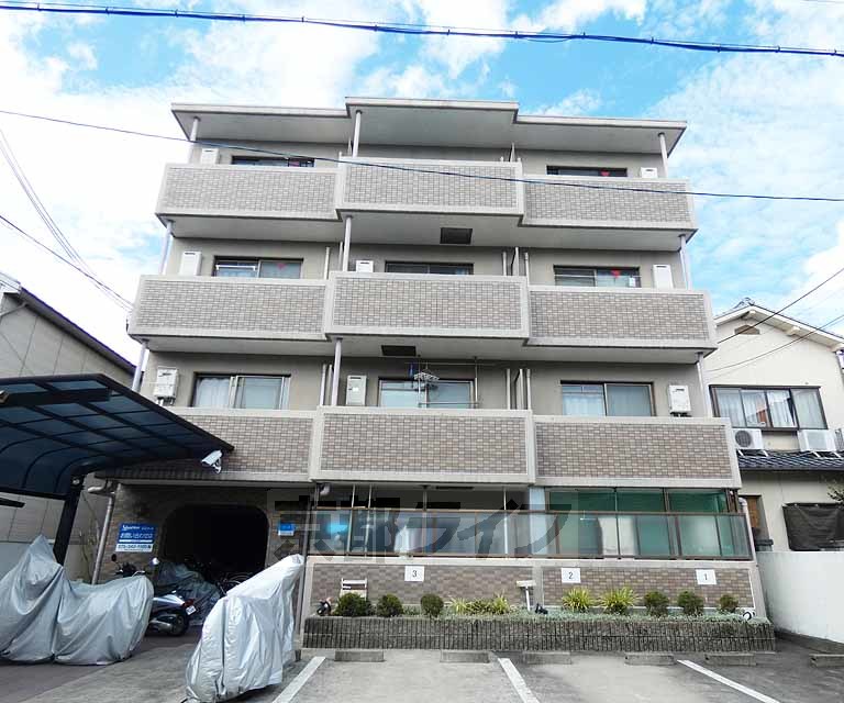 京都市伏見区鍛冶屋町のマンションの建物外観