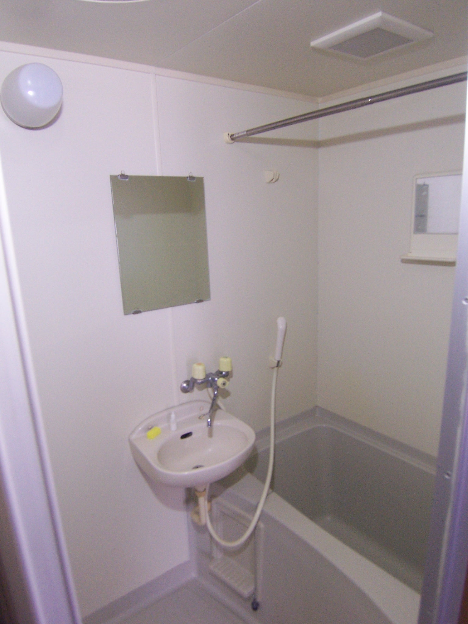 バス・シャワールーム　（参考）他室の写真を使用しています。現況優先となります。