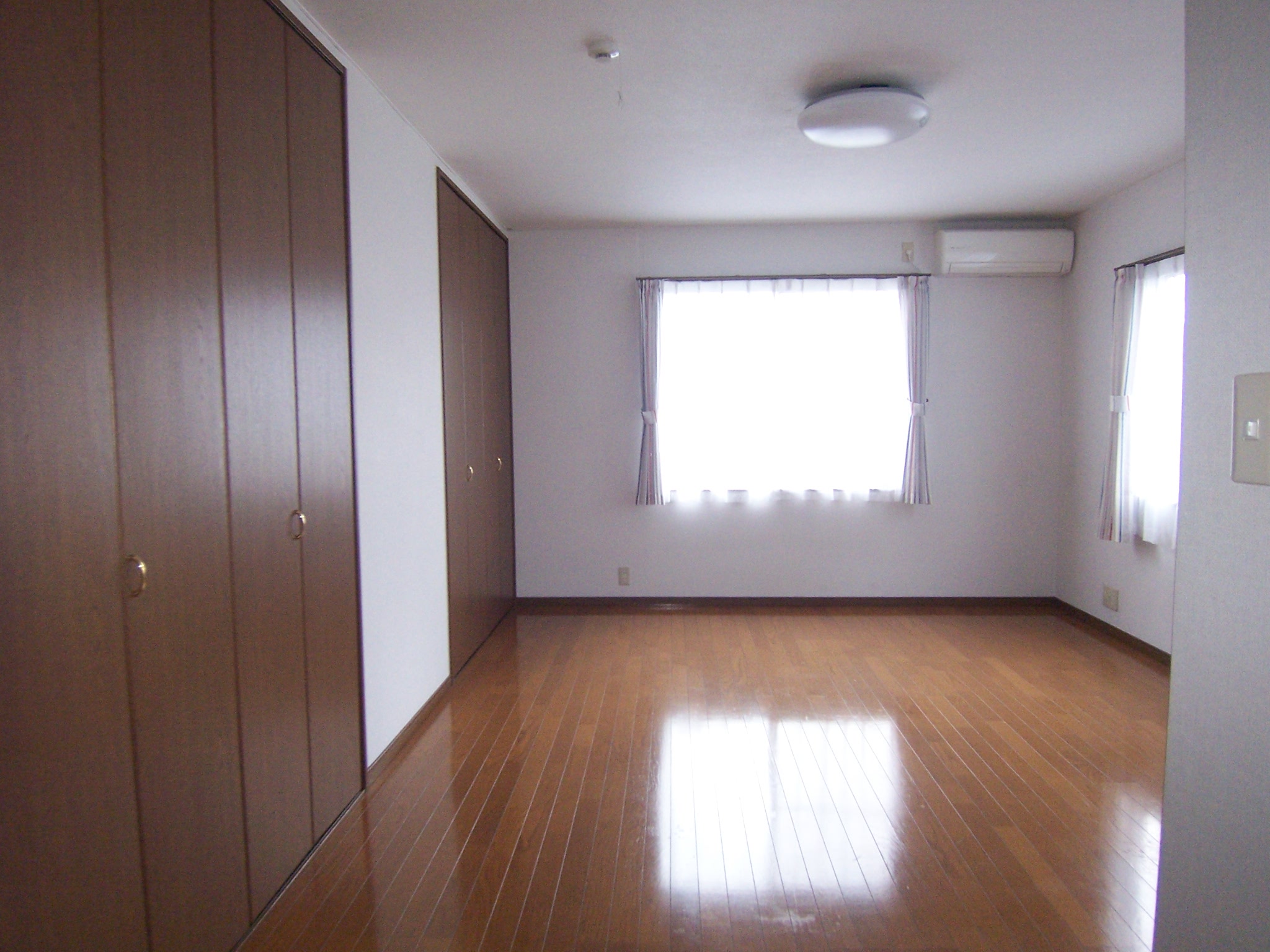 居室・リビング　（参考）他室の写真を使用しています。現況優先となります。