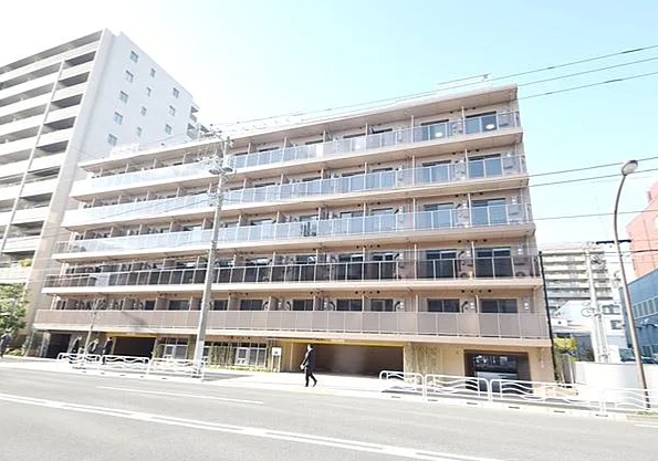 【江東区辰巳のマンションの建物外観】