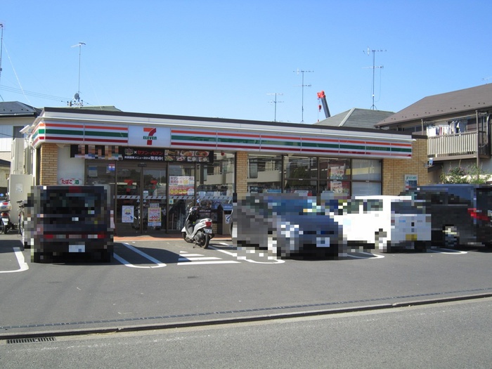 コンビニ　セブンイレブン（コンビニ）まで273m