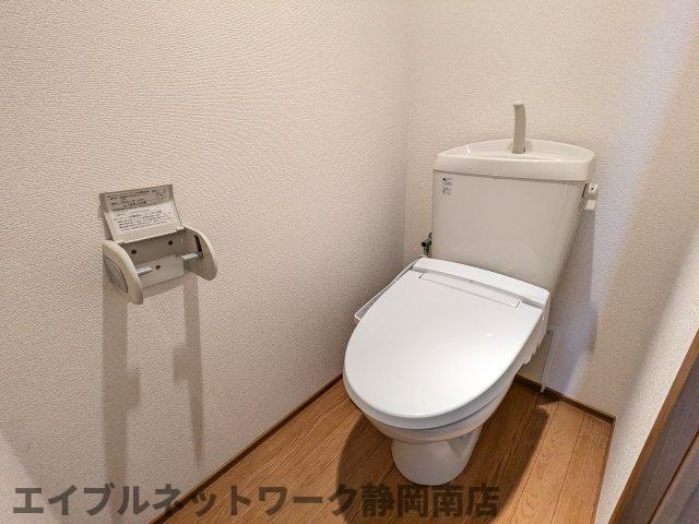 トイレ　トイレもきれいです