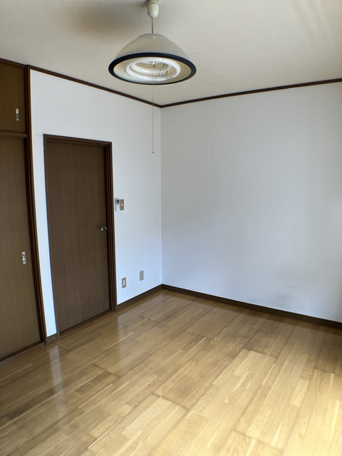 居室・リビング　※補修前の参考画像の為、設備等は現況優先。