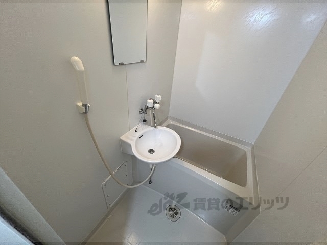 バス・シャワールーム　バス