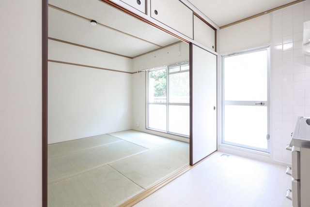 居室・リビング　ふすまを開けて広くお使いいただけます