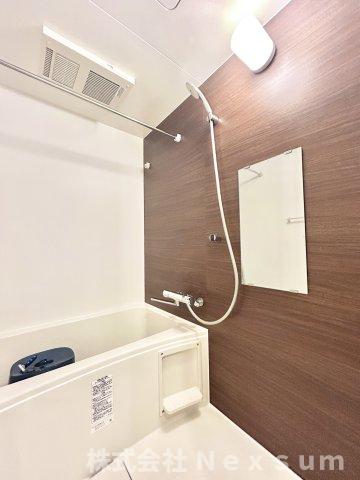 バス・シャワールーム　コンパクトで使いやすいお風呂です