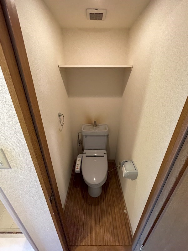 トイレ　※同タイプの他のお部屋です