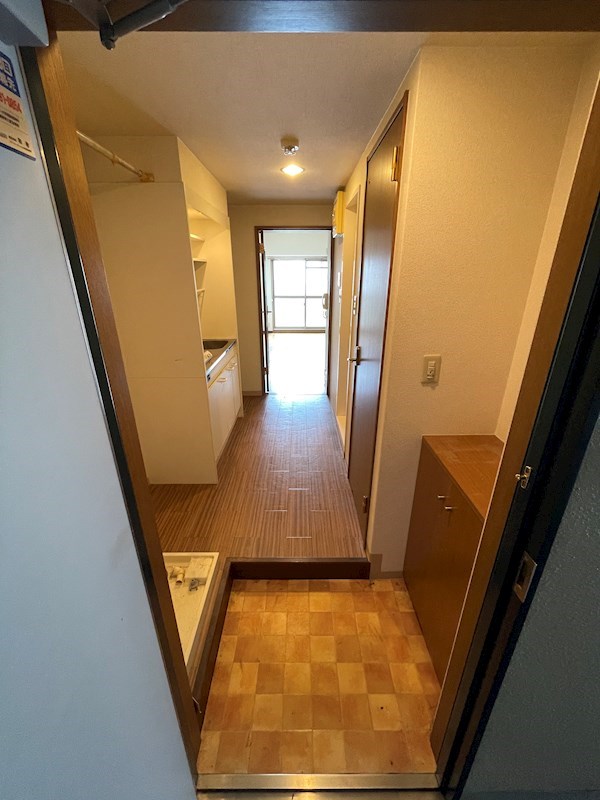 玄関　※同タイプの他のお部屋です