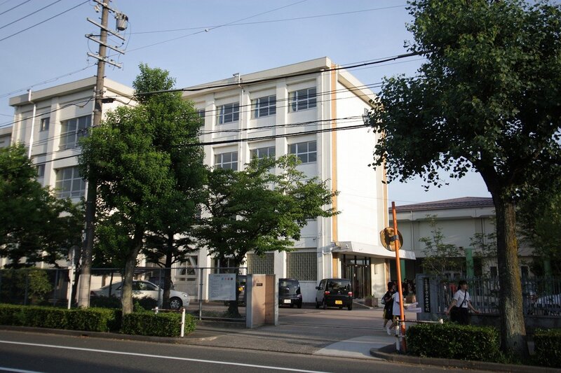 中学校　名古屋市立守山西中学校（中学校）まで983m