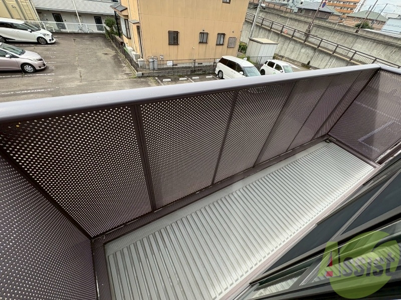 バルコニー　こちらはバルコニーになります。日当たり良好です。