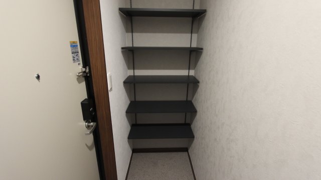 玄関　同物件別号室の写真