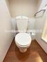 トイレ　落ち着いた色調のトイレです