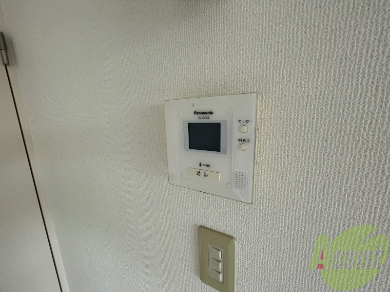 セキュリティ　ＴＶモニター付インターホンです。来客者の顔が見えるので安心！