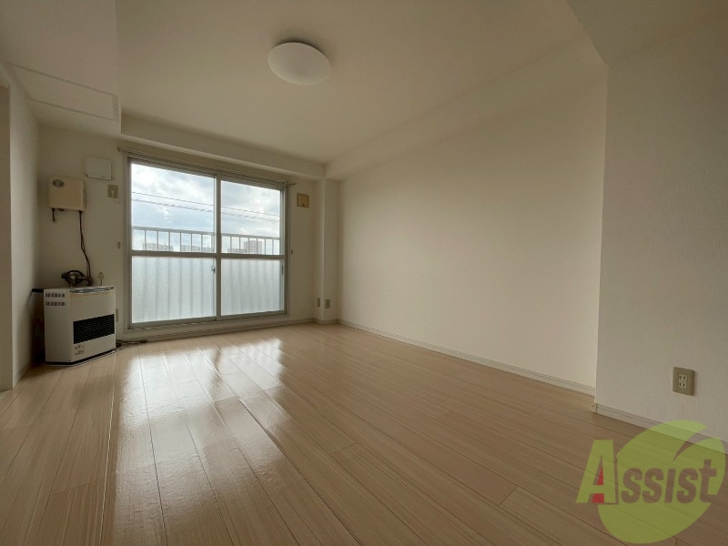 居室・リビング　広くてキレイなお部屋が広がっていて、充実した生活が送れそう。