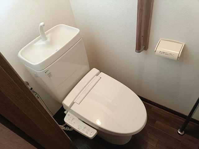 ナガヤマハイツ弐番館のトイレ写真