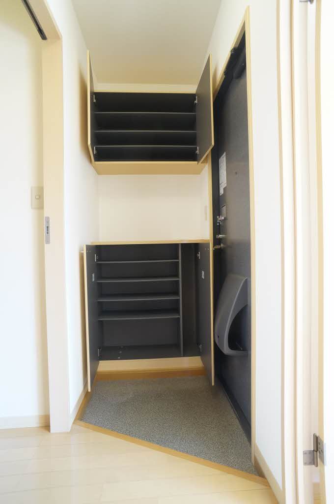 玄関　シューズボックス