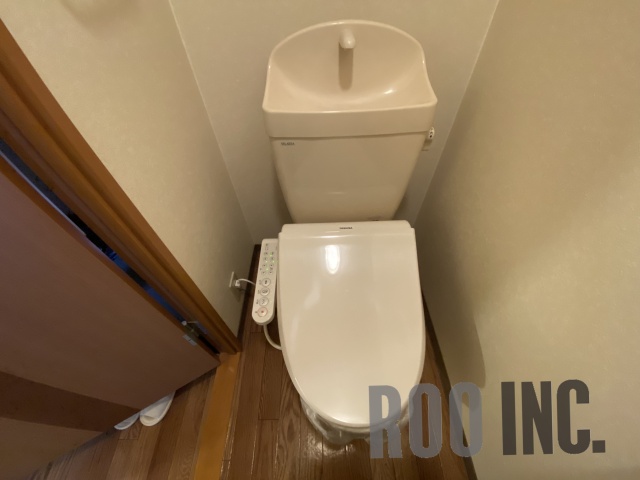 トイレ　写真は反転のお部屋です