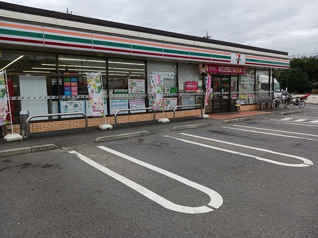 コンビニ　セブンイレブン埼玉川島店（コンビニ）まで440m