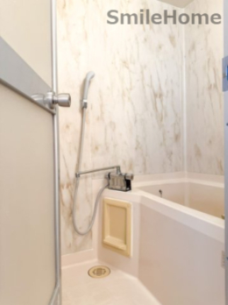 バス・シャワールーム　ちょうどいいサイズのお風呂です。お掃除も楽にできますよ。