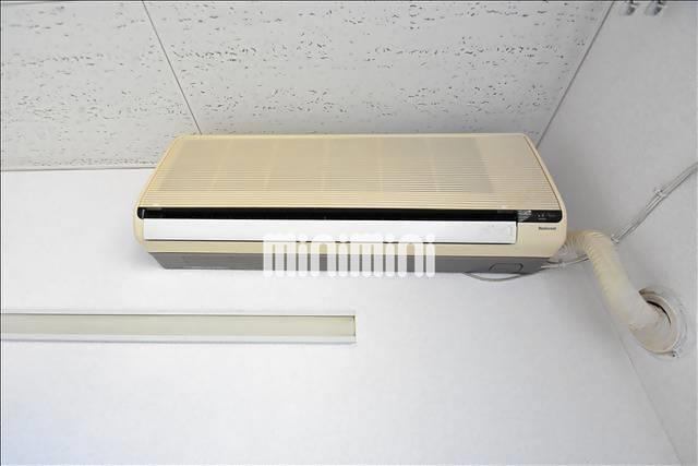 その他設備　暑い夏も寒い冬もエアコンで快適に過ごせます