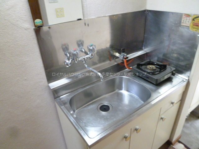 キッチン　一口ガスコンロ付きのキッチンです♪