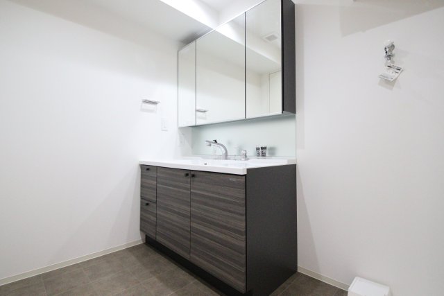 洗面設備　※別室の為、現況優先