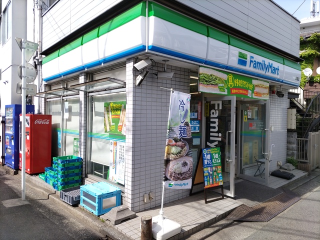 コンビニ　ファミリーマート白幡店（コンビニ）まで180m
