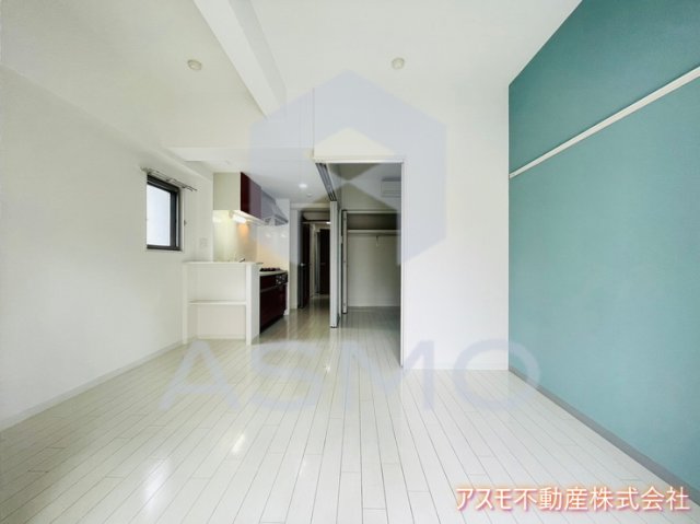 居室・リビング　同マンション、別部屋参考写真