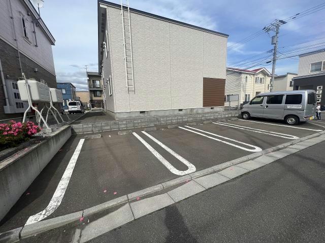 駐車場　駐車場